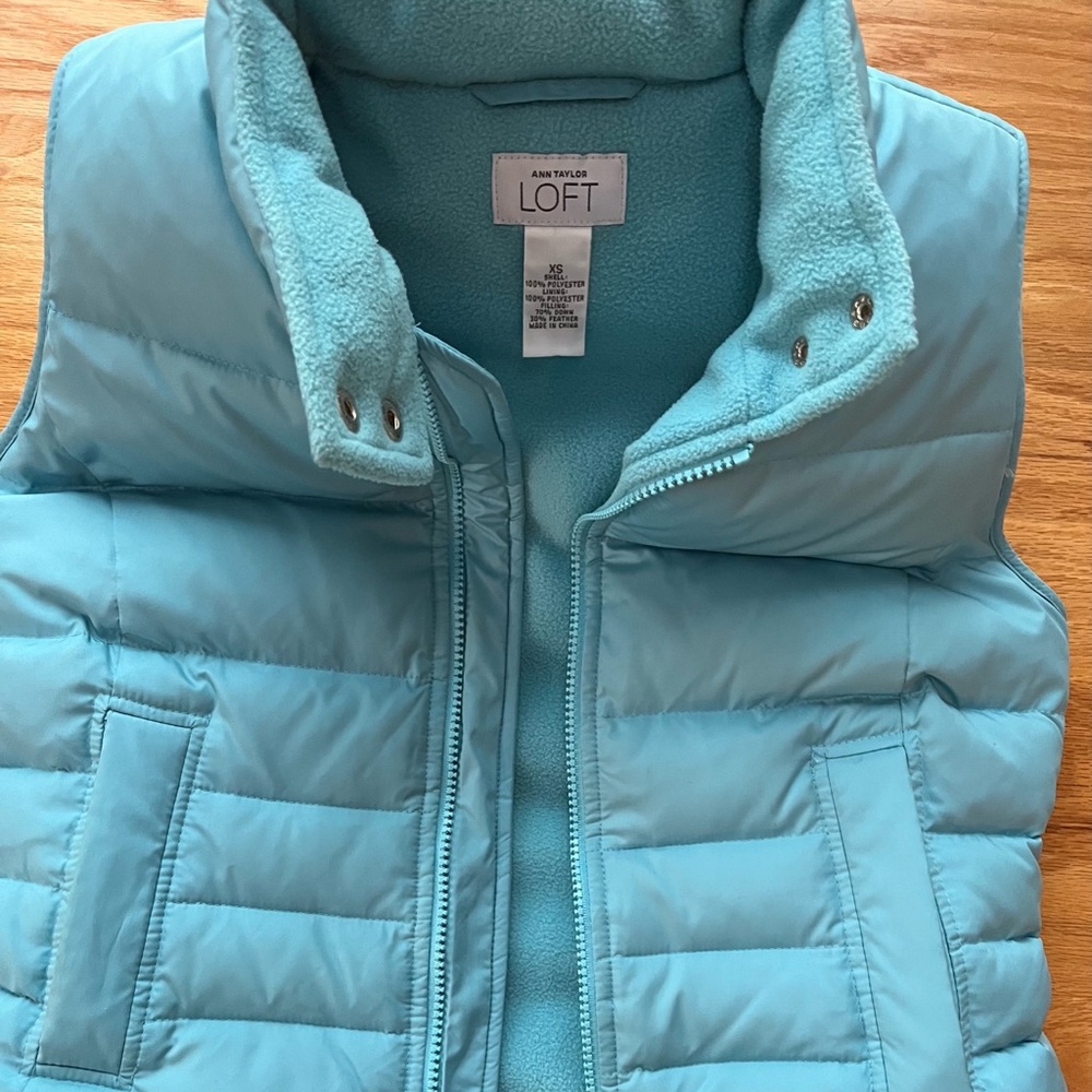 Ann Taylor Loft 70% down vest. Size XS